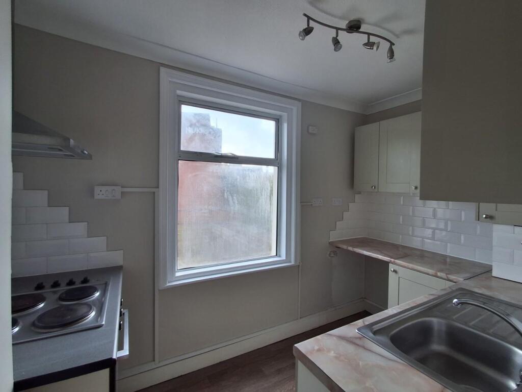 Kitchen 1.jpg