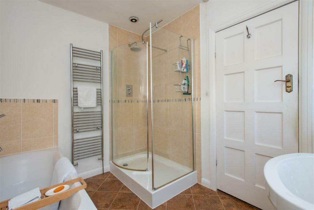 2023.11.15 223 Chislehurst Rd, BR5 1NP-2200.jpg