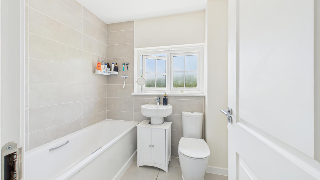 CAM04968G0-PR0056-STILL021