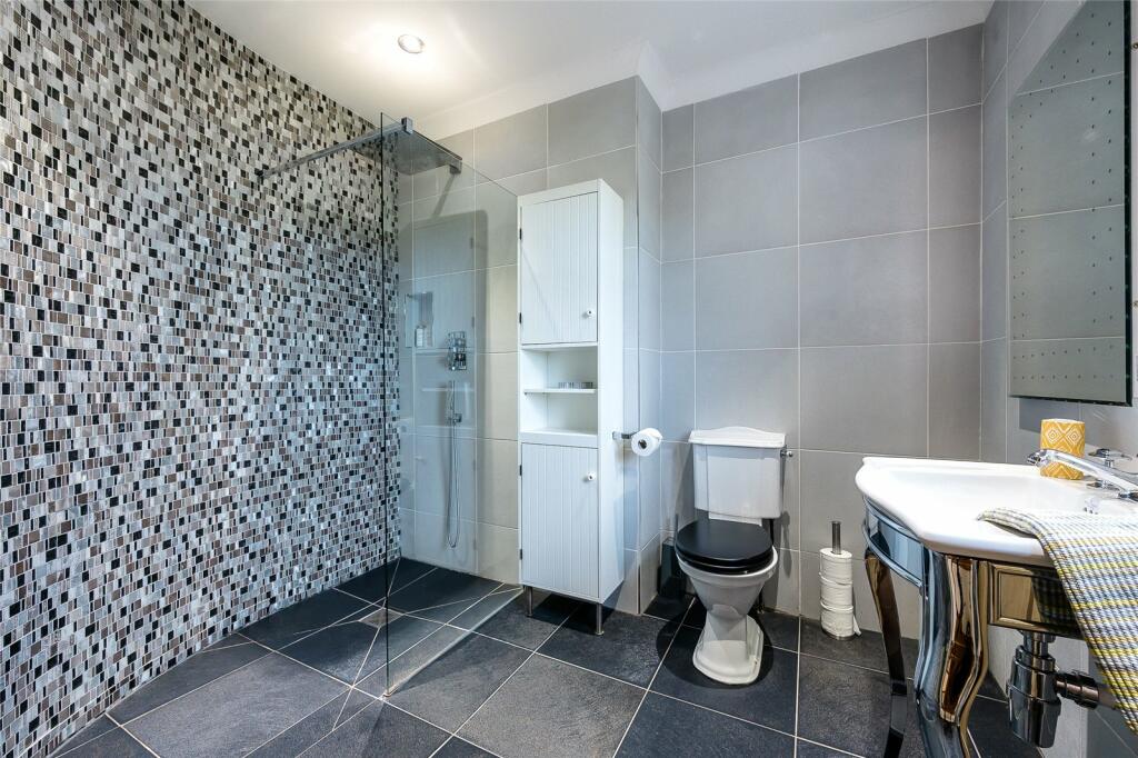 Ensuite