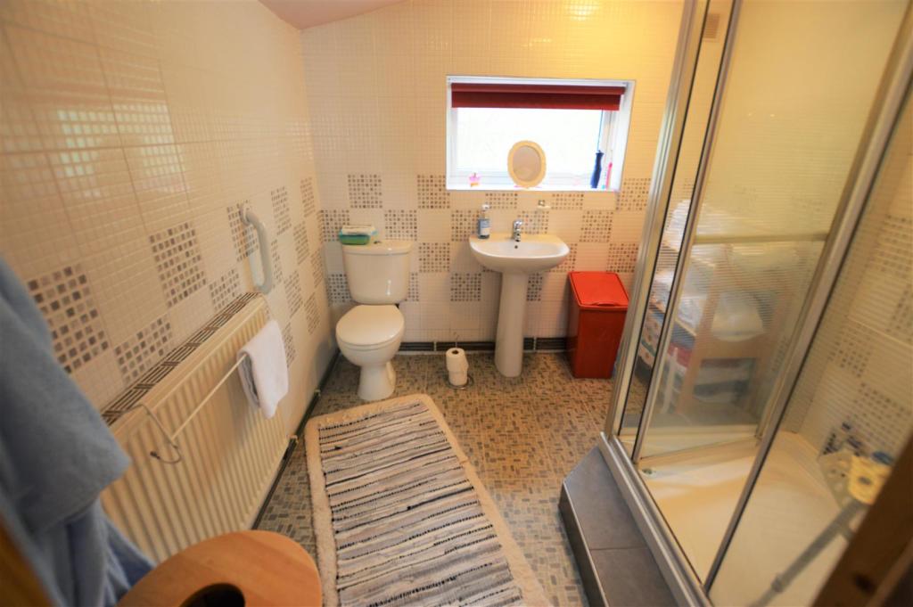 Shower Room.jpg