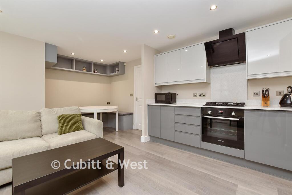 Kitchen / Lounge / Diner