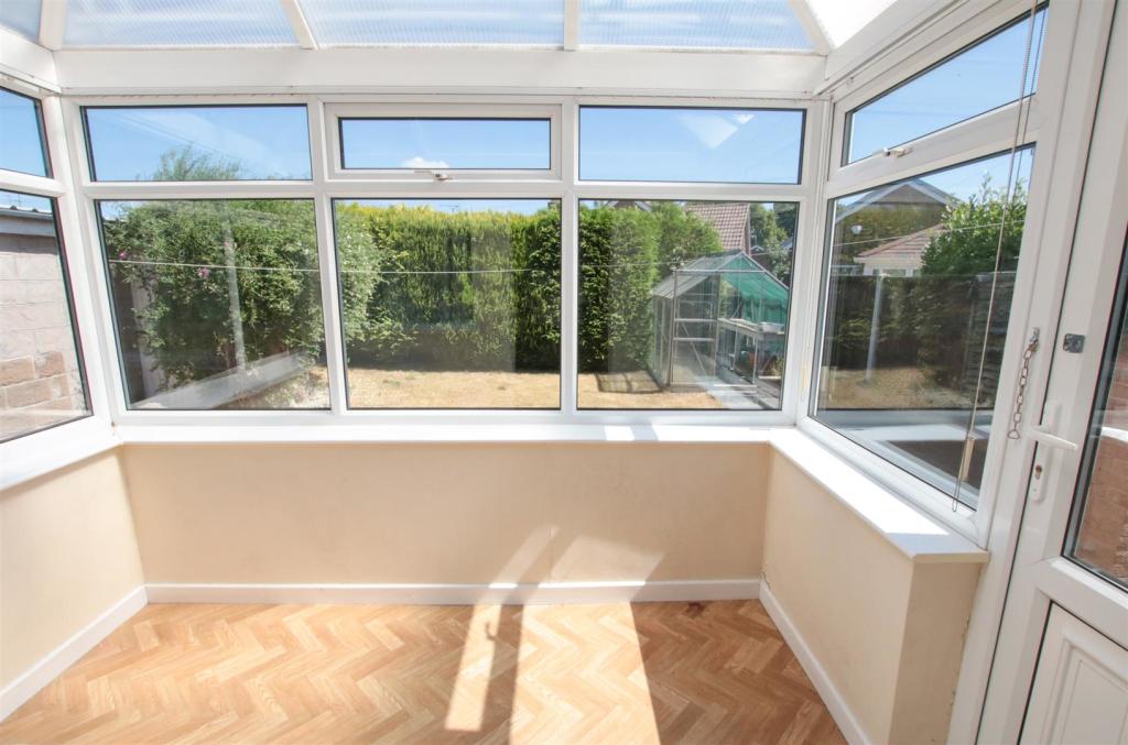 LEAN TO LOBBY/ CONSERVATORY