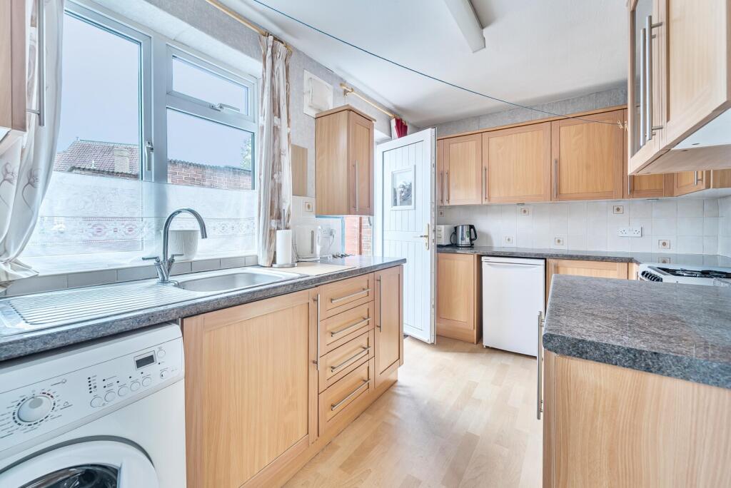 1369261-4-68f12ed...