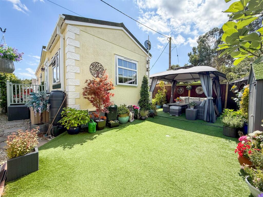 ALTERNATE VIEW OF GARDEN