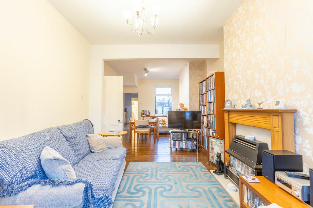 Living/Dining Roo...