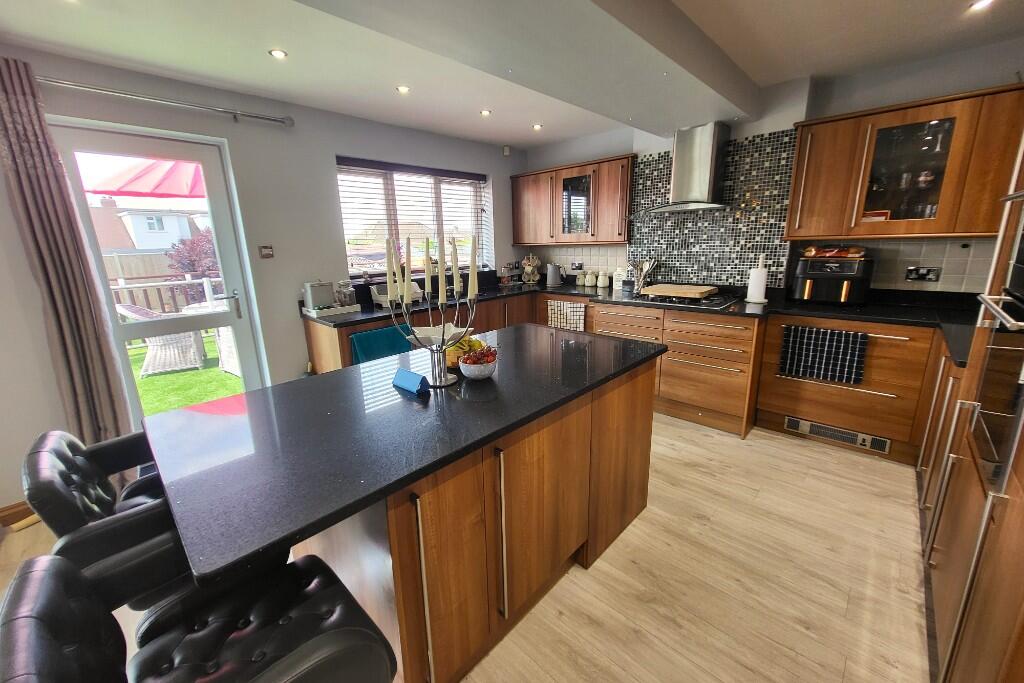Kitchen (2) 