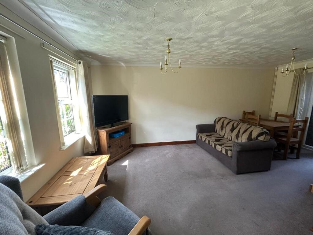 Lounge 2.jpg