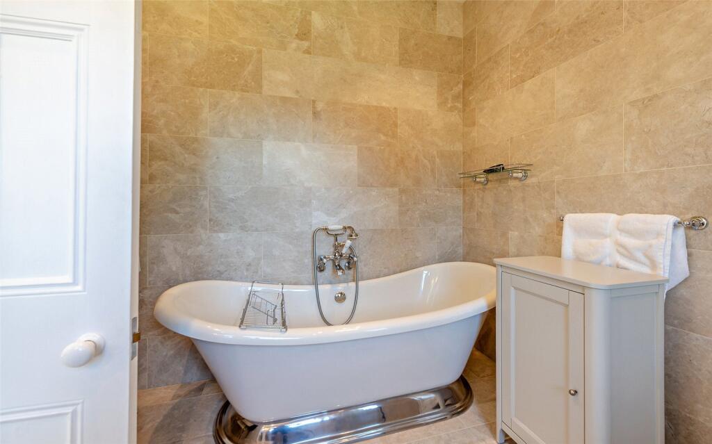En Suite Bathroom