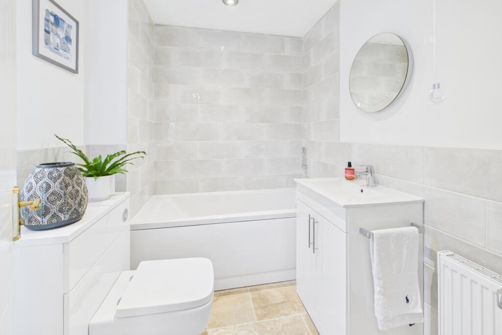 EweMove -  Spalding - Shearers Drive -  Bathroom