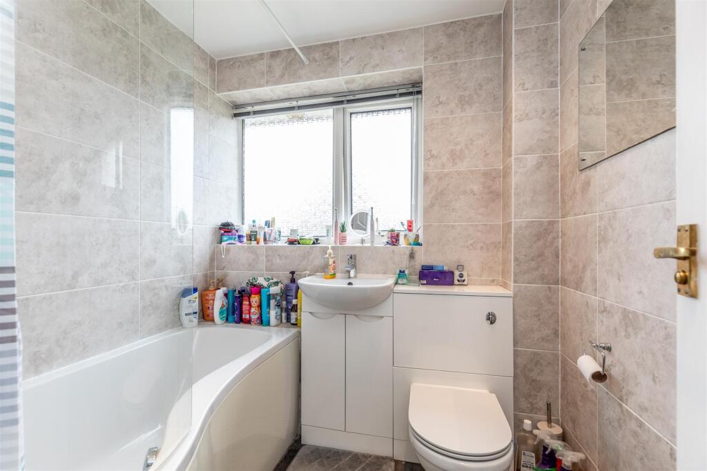 Lawrence Grove, Henleaze Bathroom.jpg