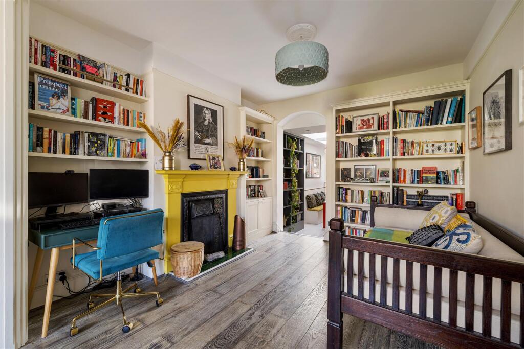 Princes Road, IG9