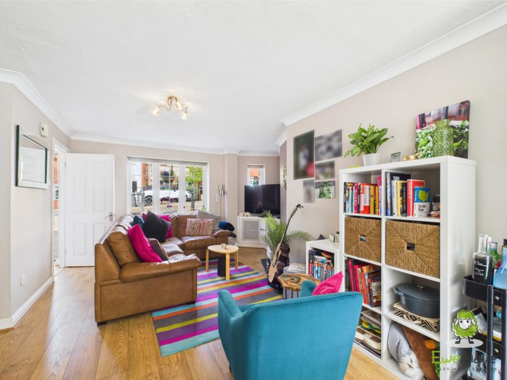 CAM03778G0-PR0225-STILL008