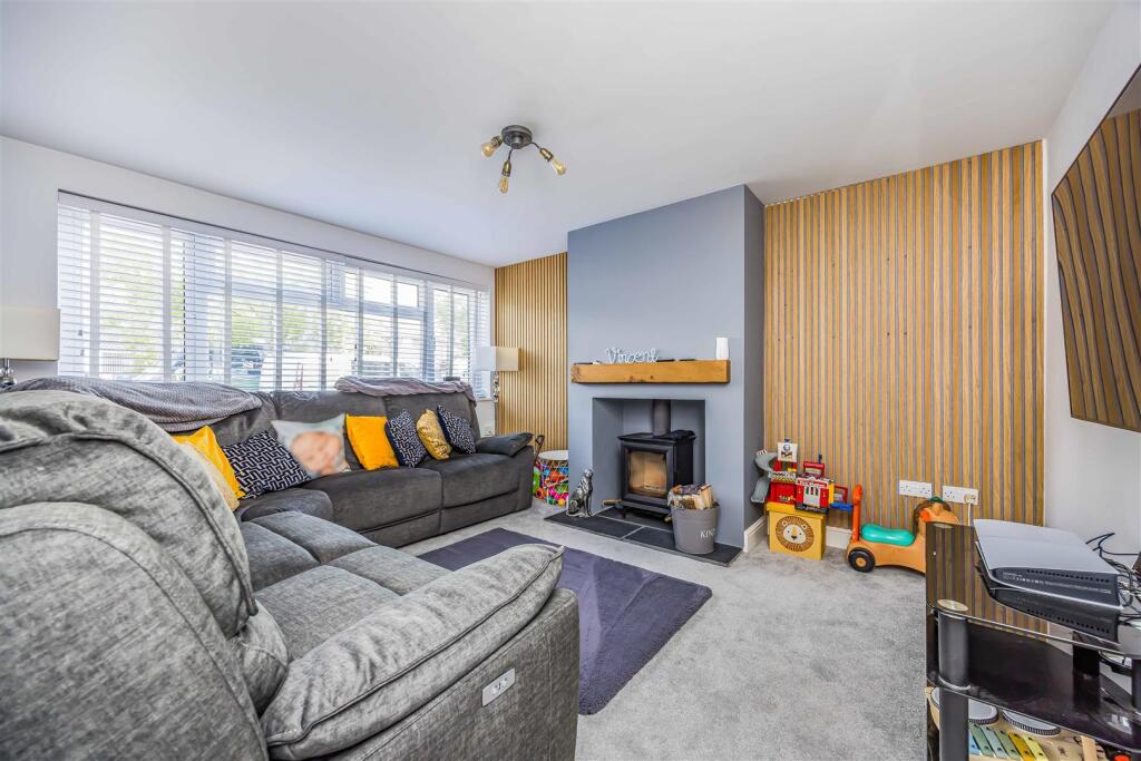 46 Kingscote Road, Waterlooville-Small-PorticoMark