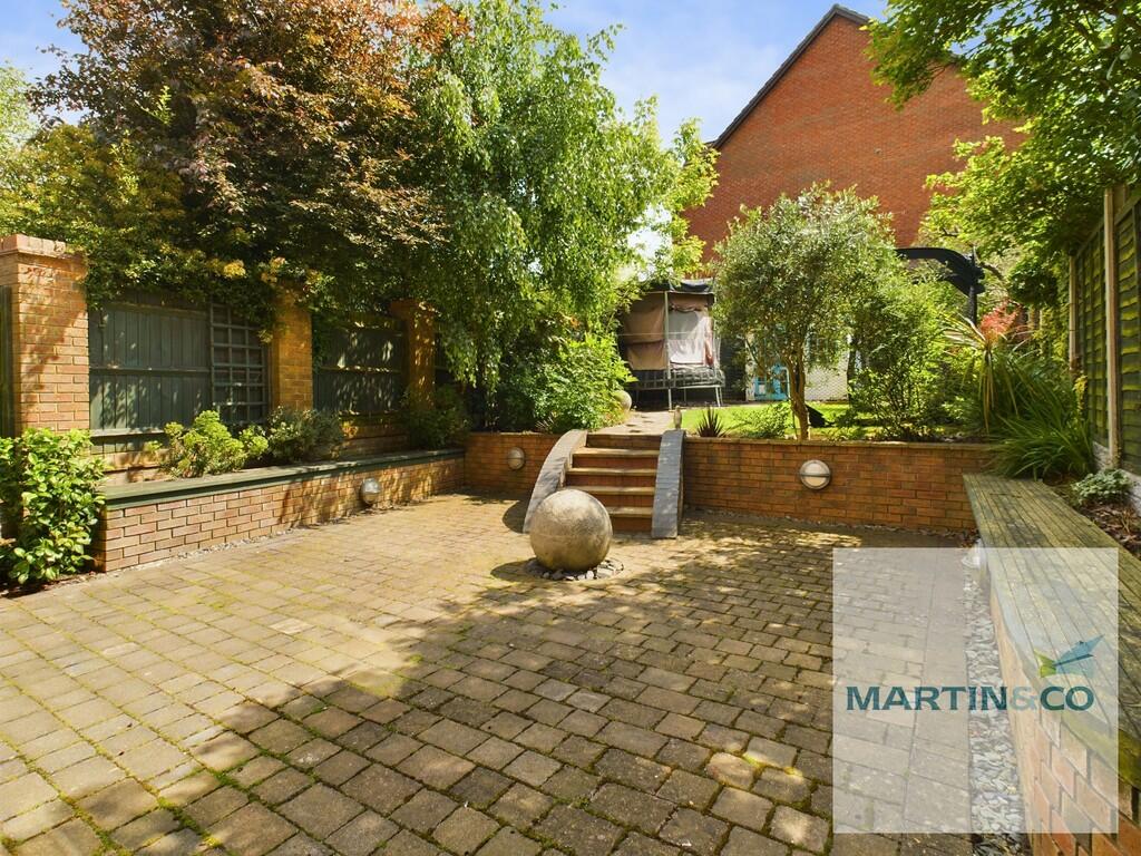 CAM03663G0-PR0032...