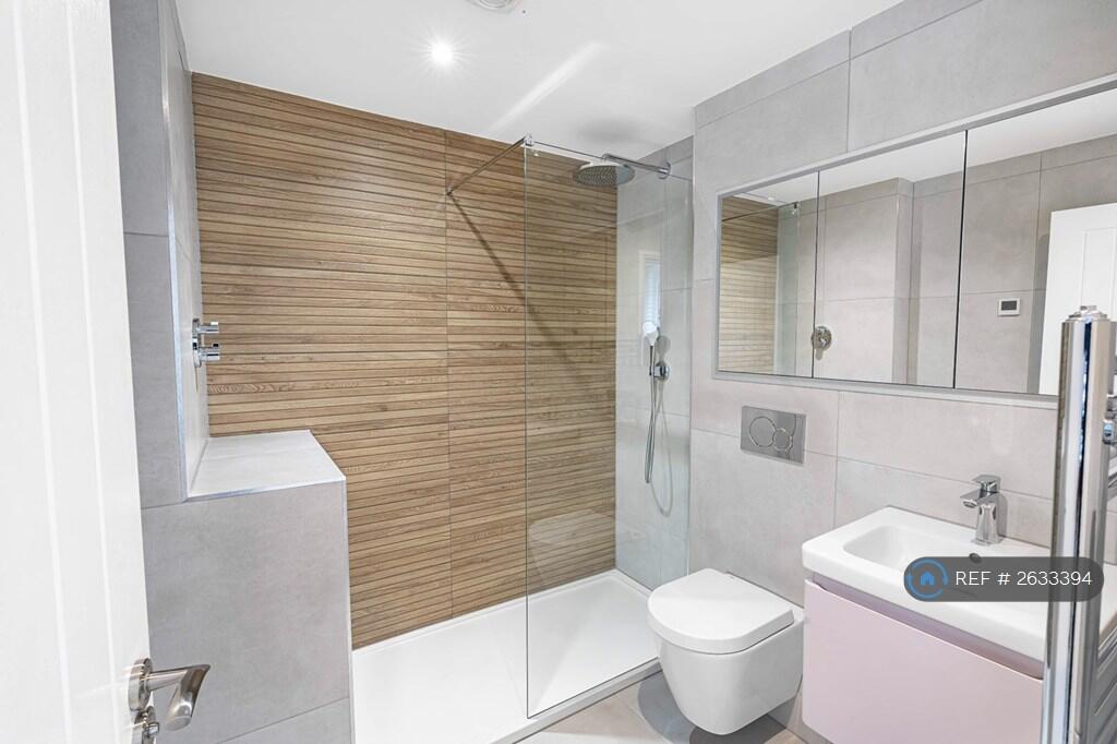 Master Ensuite