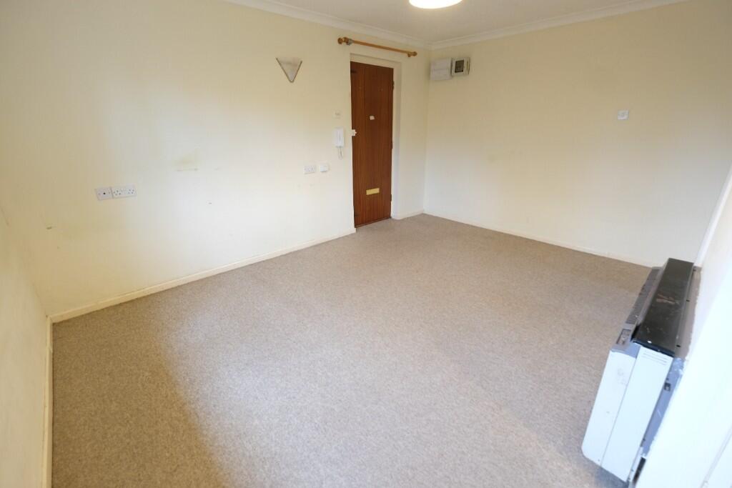 STUDIO ROOM