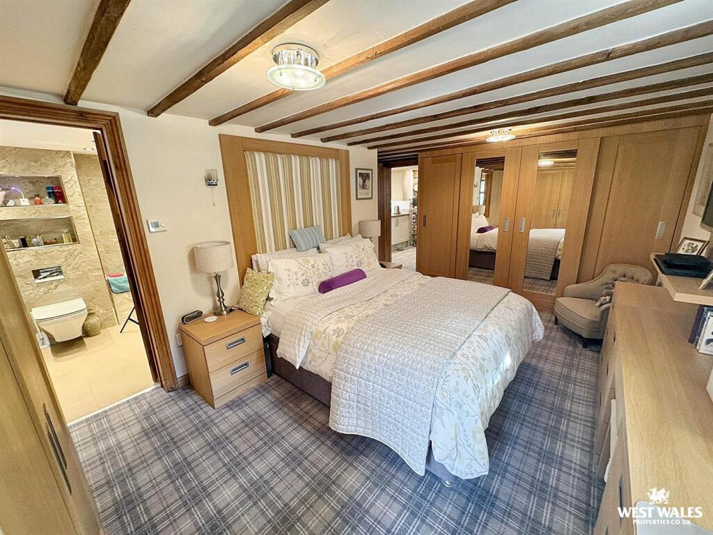 WhatsApp Image 2025-09-29 at 11.28.10 (4).jpg