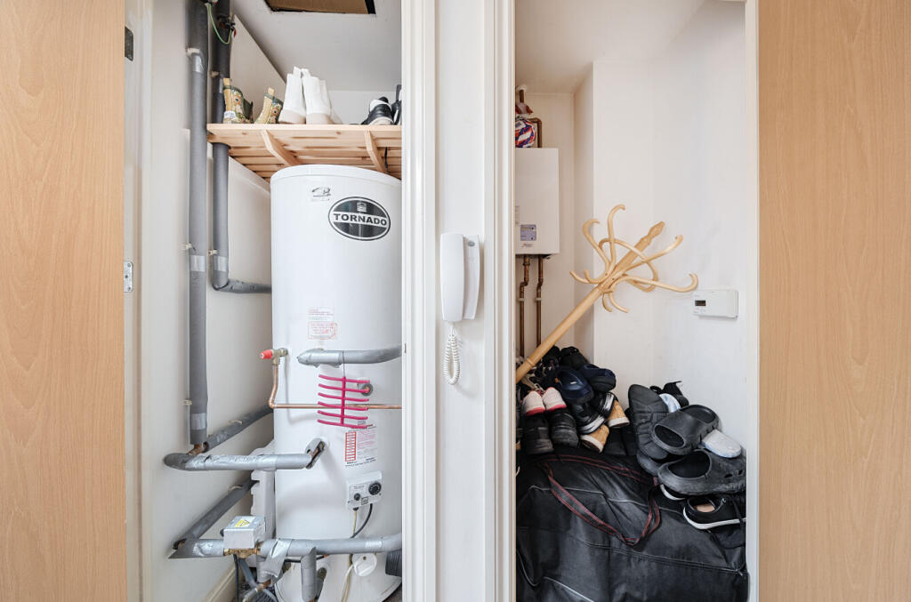 1287642-19-683828...