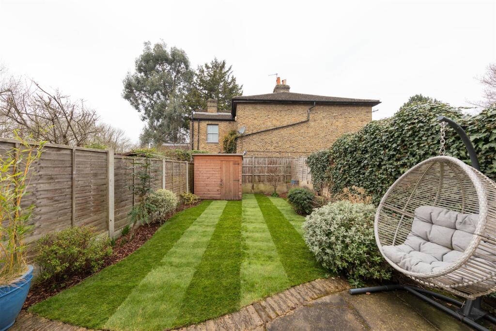 116 Forest Rise, E17