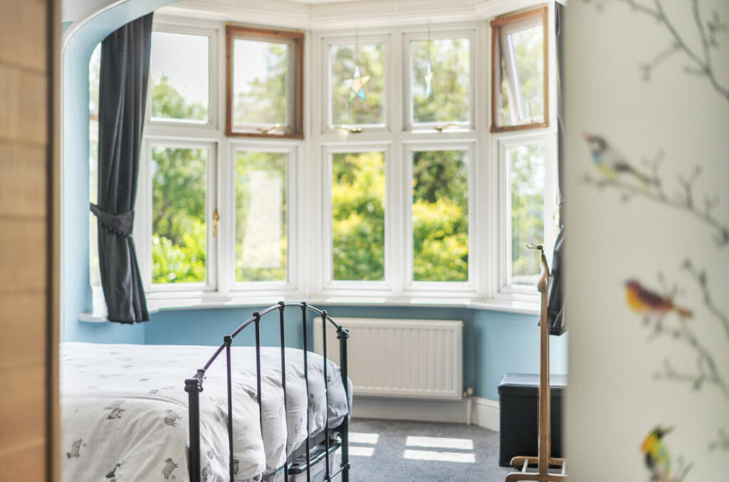 1305889-12-68489b...