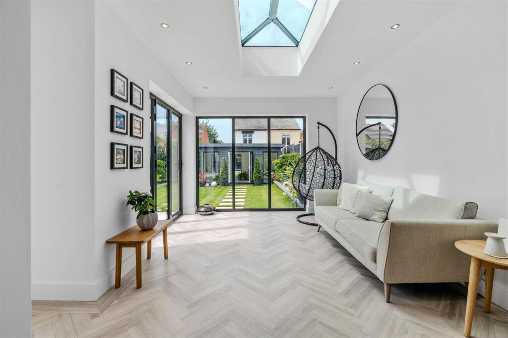 60 Harecroft Crescent, Sapcote