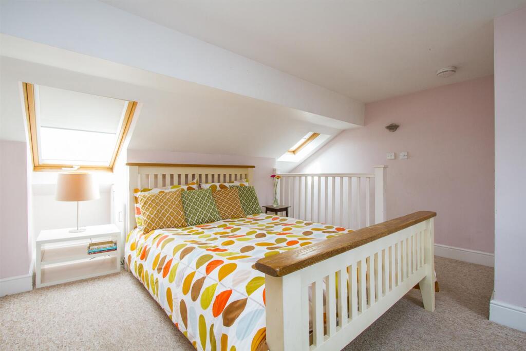 bedroom1b.jpg