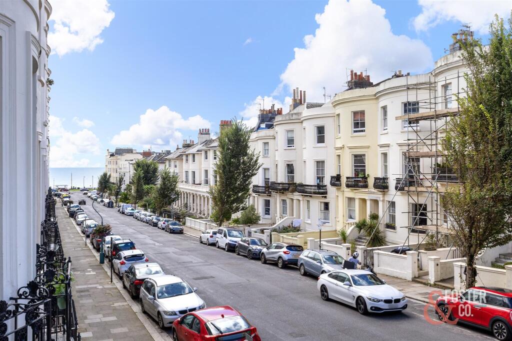 Lansdowne Place, 44-010.jpg