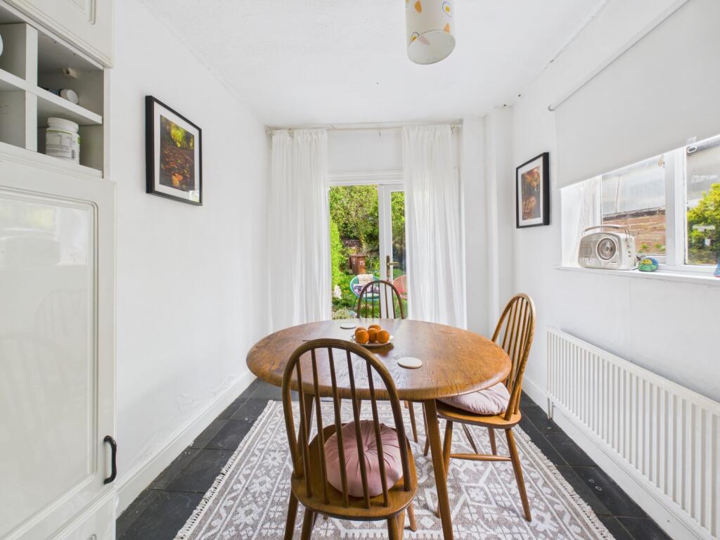 8. BReakfast Area
