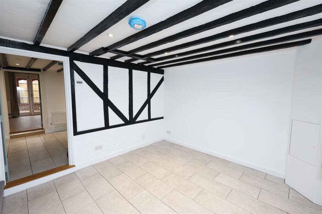 RECEPTION ROOM 3