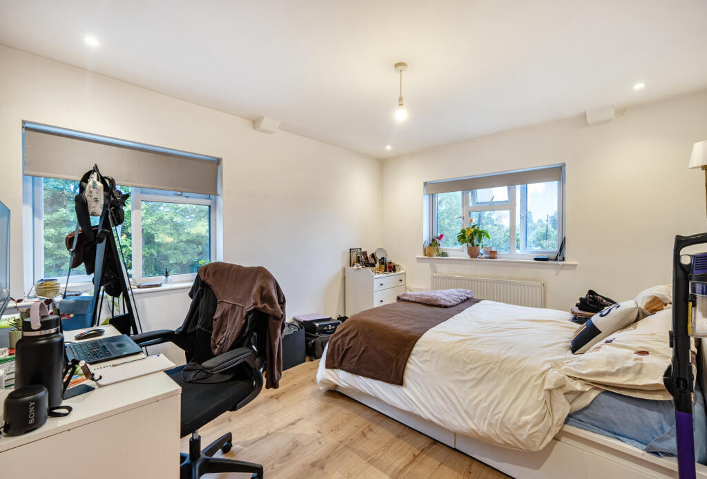 1360095-9-68dff29...