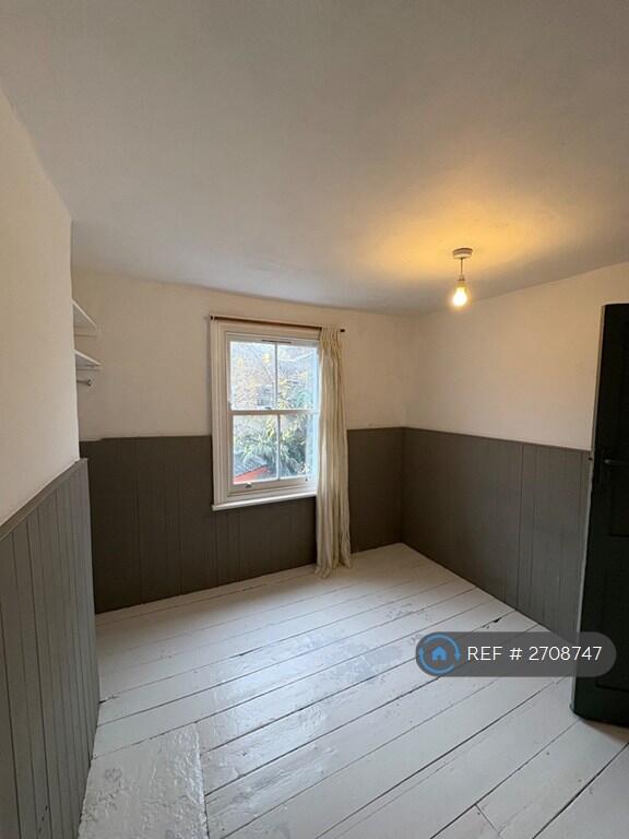 Top Floor Smaller Bedroom 