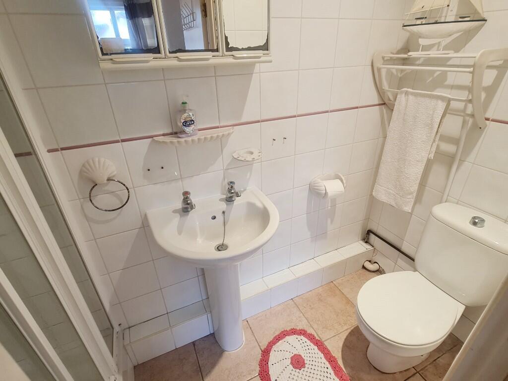 En-Suite 1