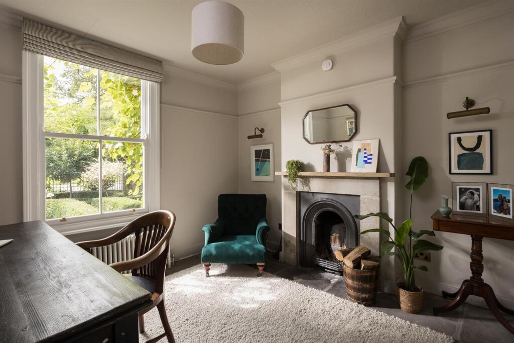 Sitting room / study