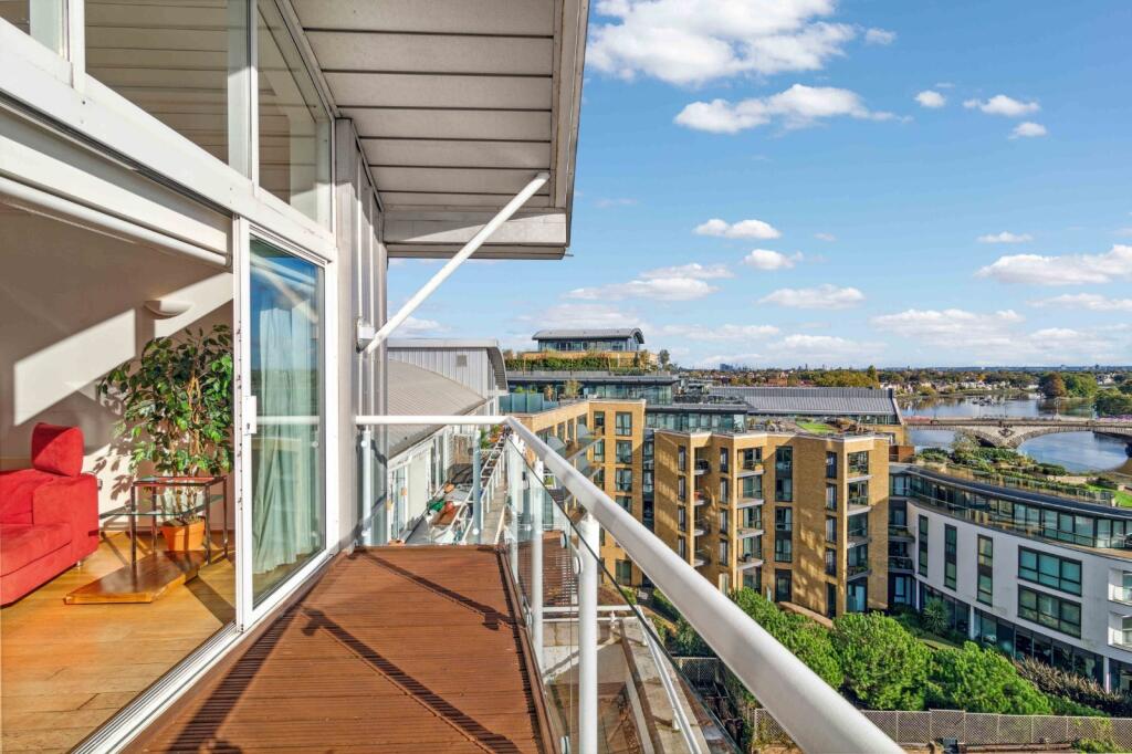 Regatta Point, 
38 Kew Bridge Road, TW8