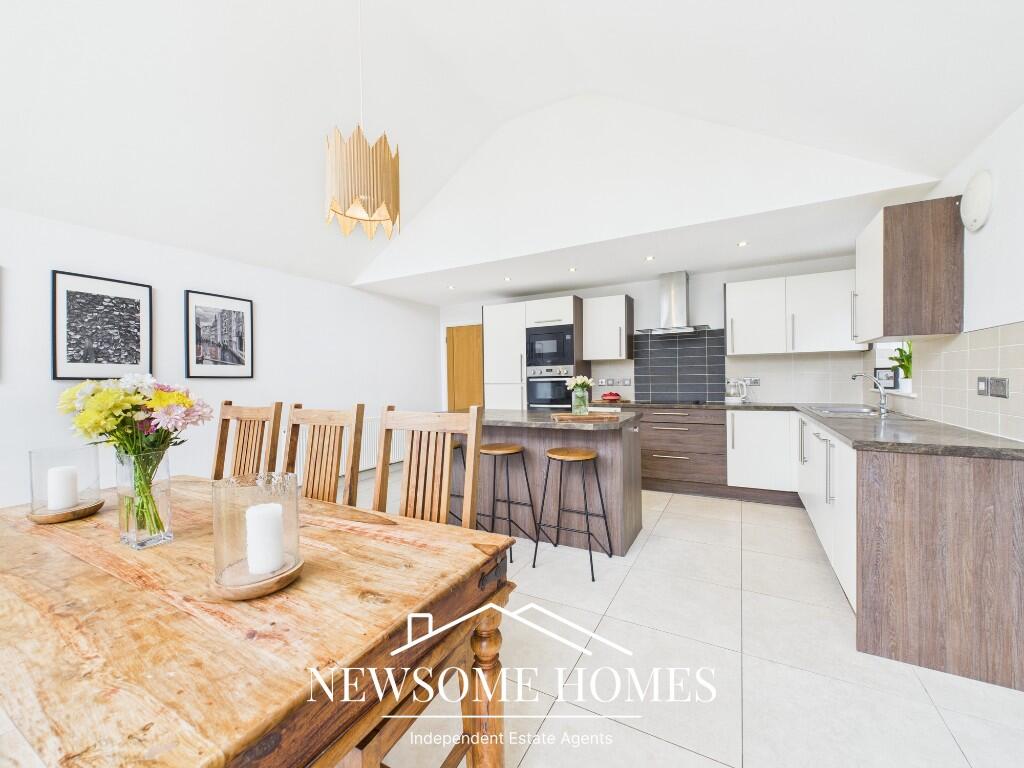 Kitchen/ Family Room