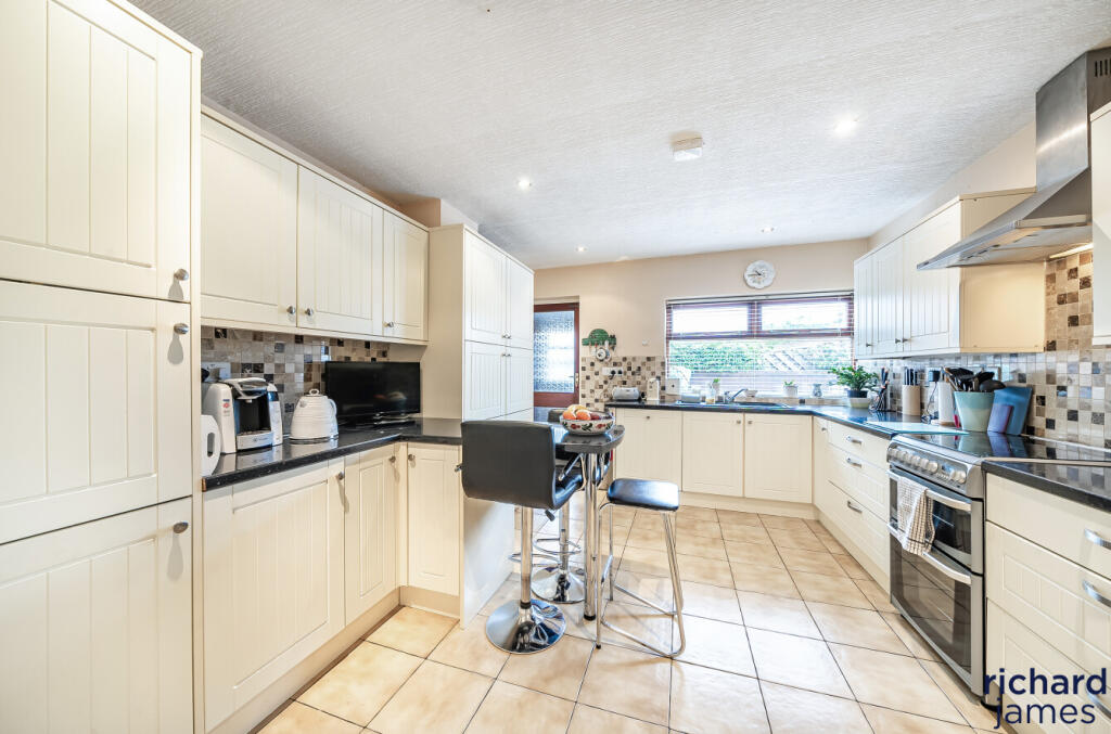 926d5402-3551-4d4...