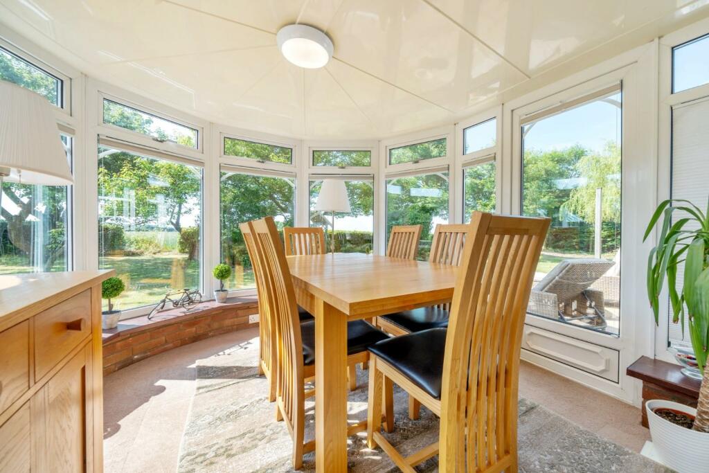 GARDEN ROOM.jpg