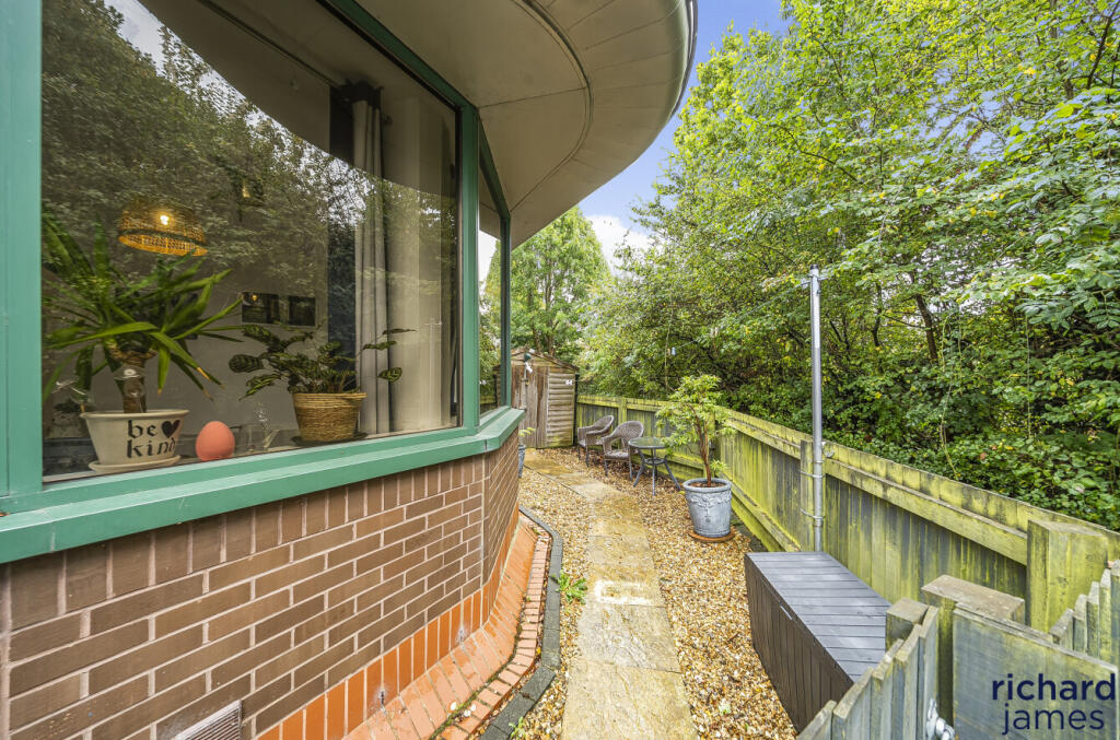 e1453397-f6ce-4fe...