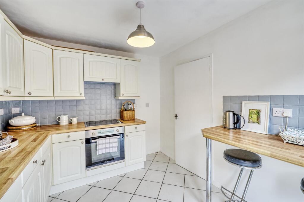 -125 Vicarage Farm Rd-25_HDR-12.jpg