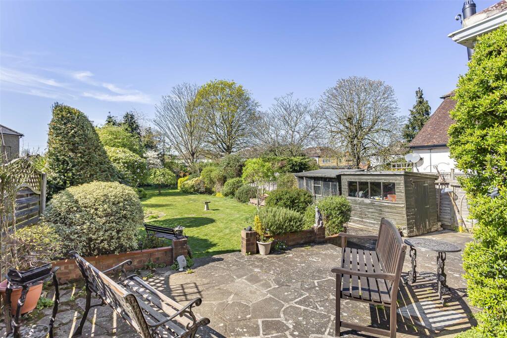 Garden1 Stanwell Road.JPG