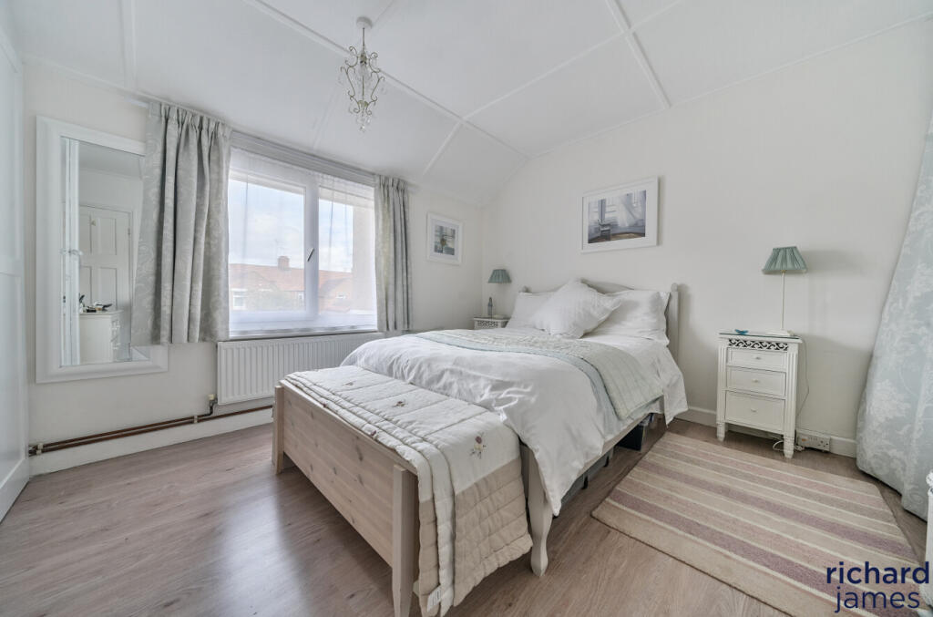 dde5bf90cfe0439aaad2c27e26985033