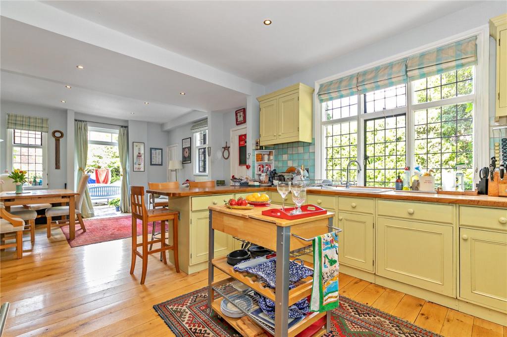 Kitchen/Breakfast
