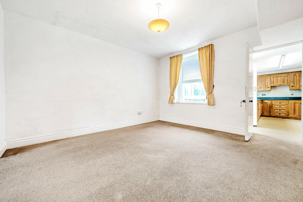 Living / Dining R...