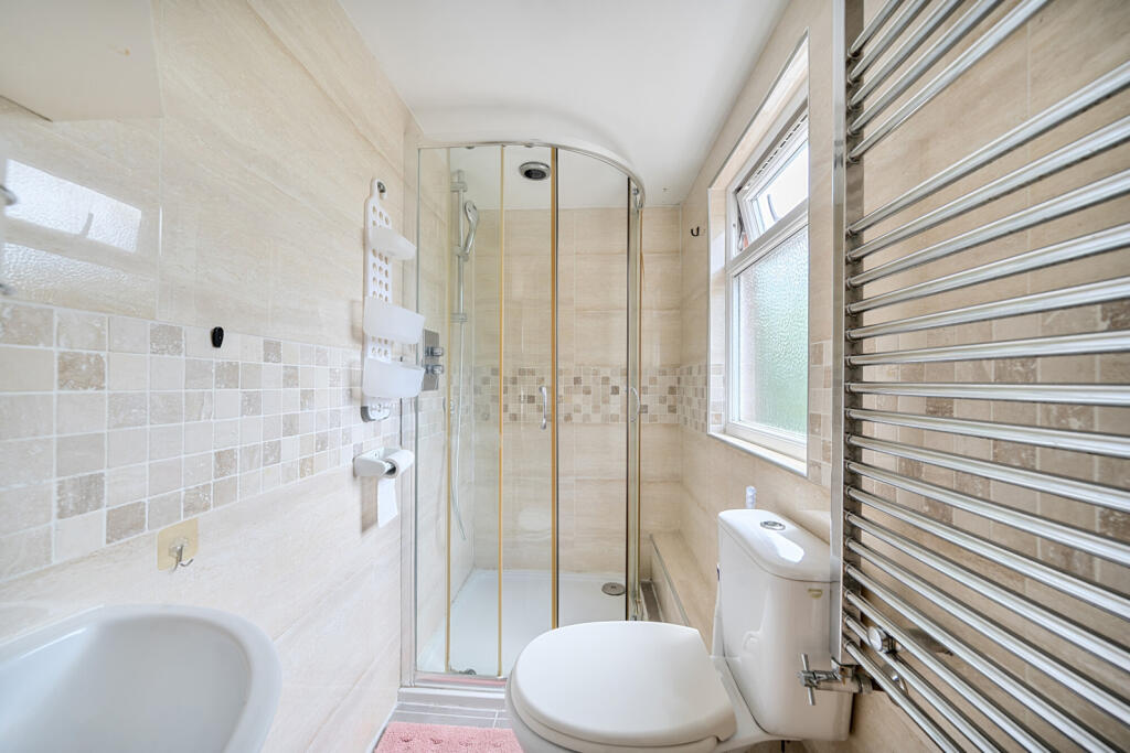 1313195-2-6859525...