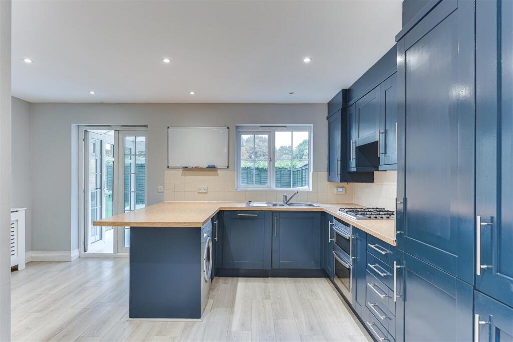 Harmonds Wood Close-18.jpg