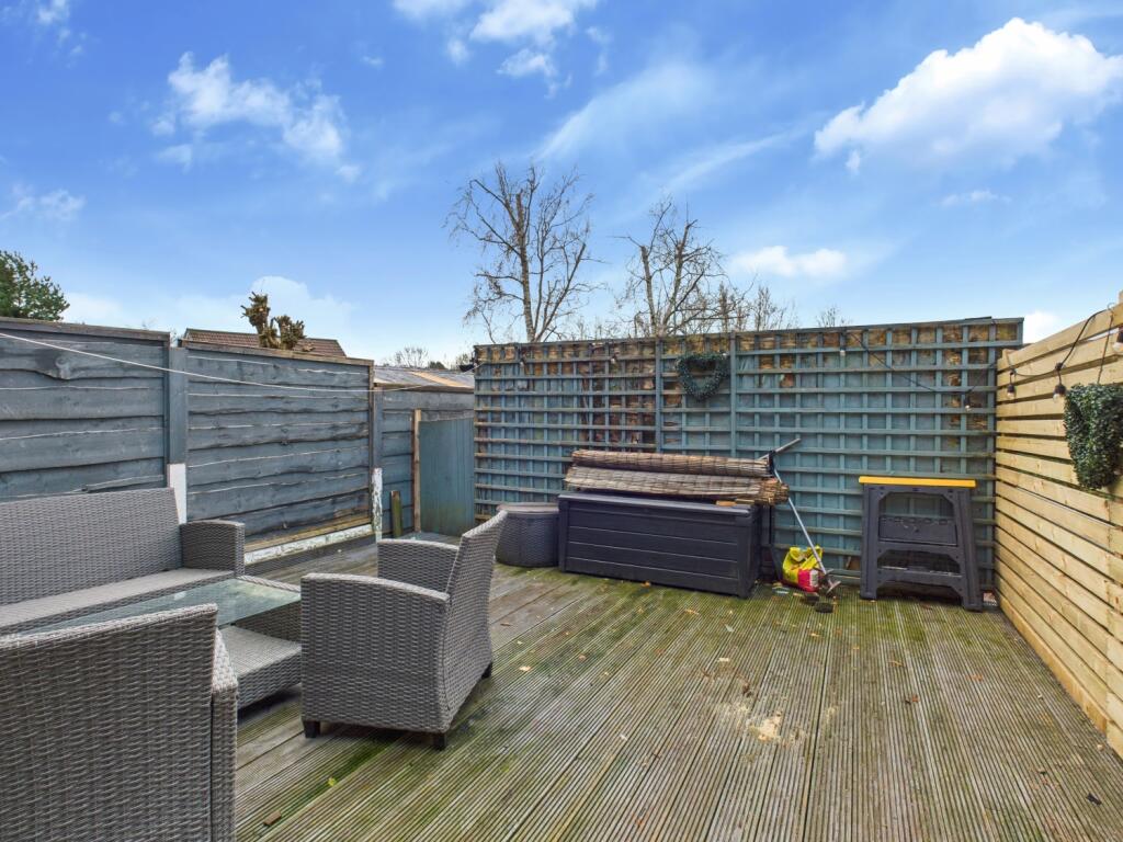 CAM03729G0-PR0191-STILL022