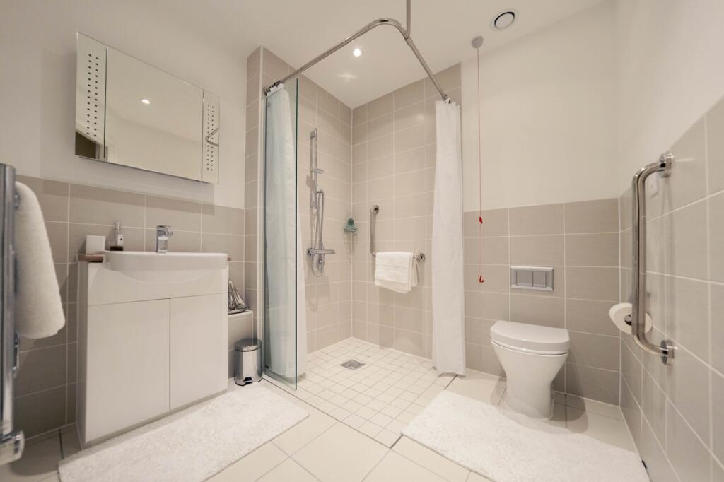 Show home en-suite 