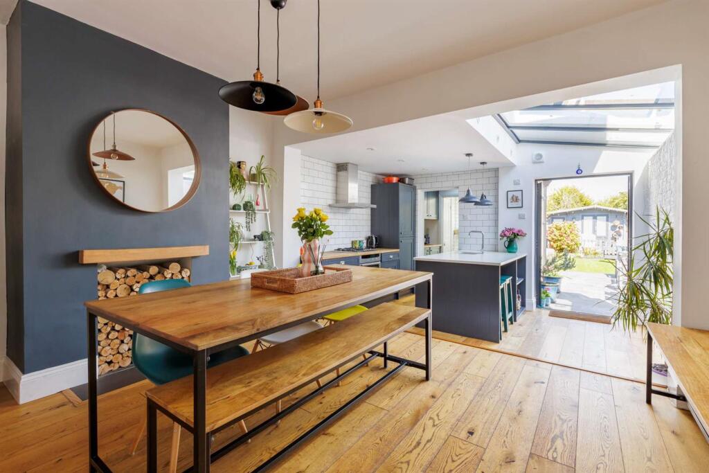 106_Worplesdon_Road-18-1920.jpg