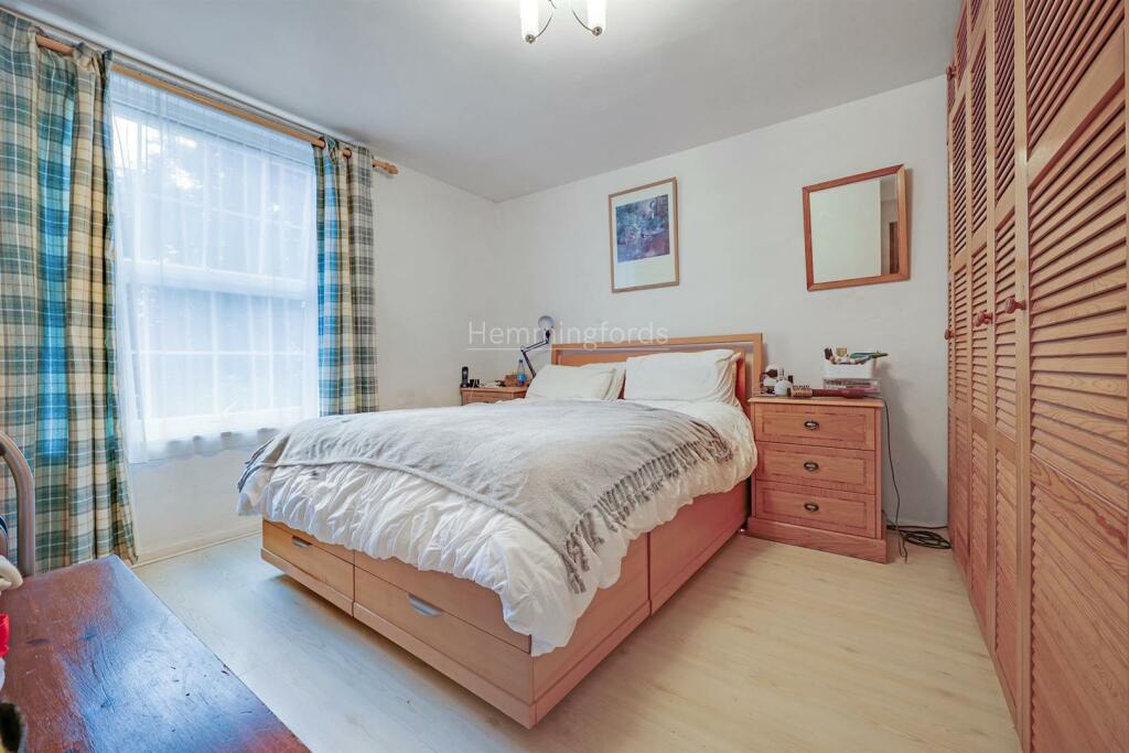 07-03dc81175 VM HMF 43 NORTHAMPTON ST N1 2HX_7421-